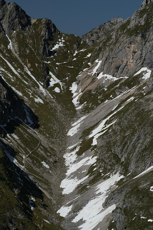PICT74175_070913_Weitalpspitze_Hochblasse.jpg - Blick von der Weitalpspitze zum Sattel zwischen Hochblasse und Hochplatte
