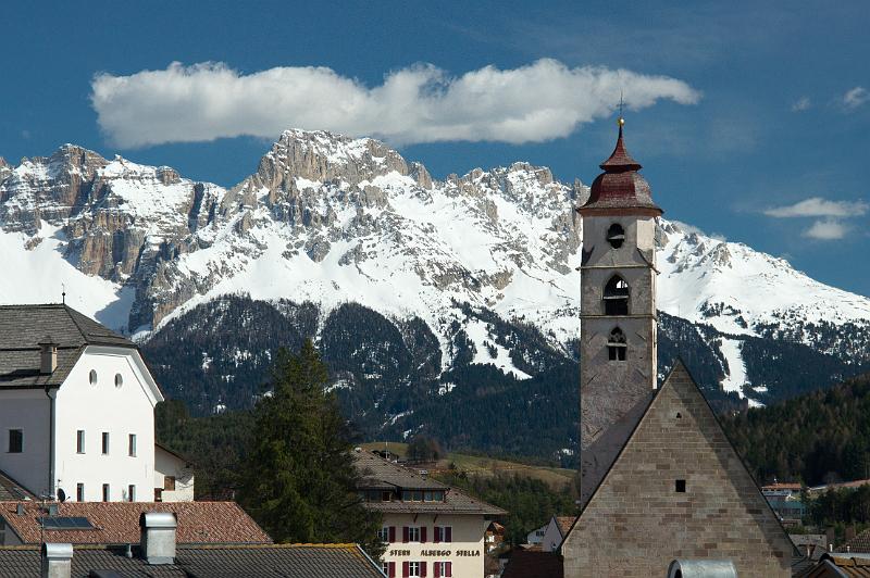 110401_T4832_Deutschnofen.jpg - Deutschnofen am Fuß des Latemar - 15 Uhr