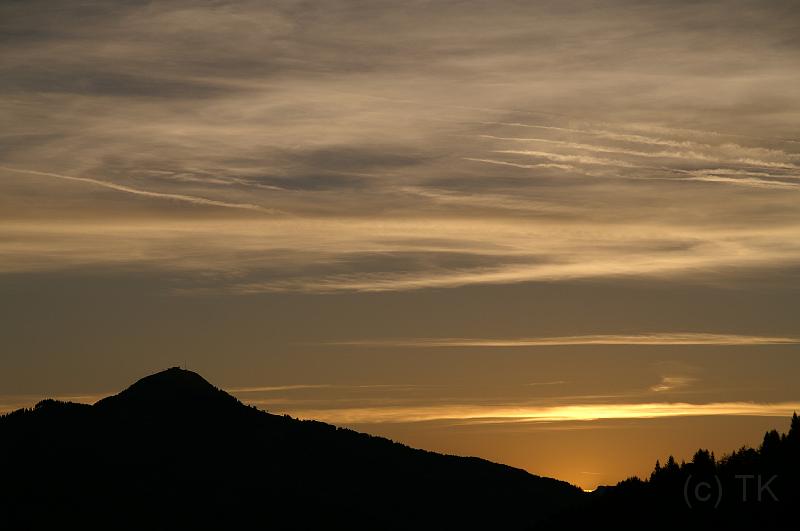 PICT74374_070922_HoheSalve.jpg - Sonnenaufgang über der Hohen Salve