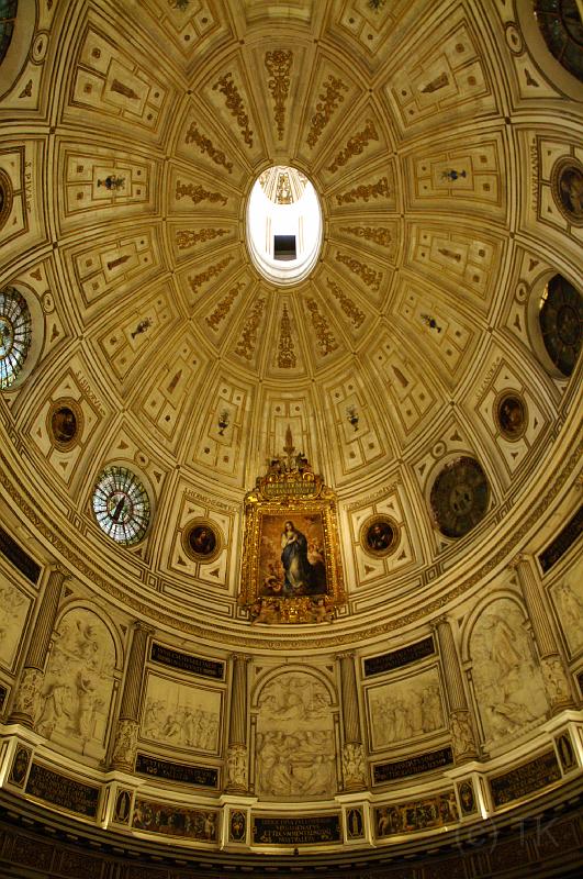 PICT80440_080624_Sevilla.jpg - Nebenraum der Catedral, Sevilla