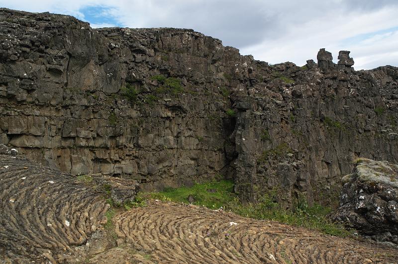 100703_A0266_Thingvellir.jpg - Þingvellir, Allmannagjá (Allmännerschlucht)