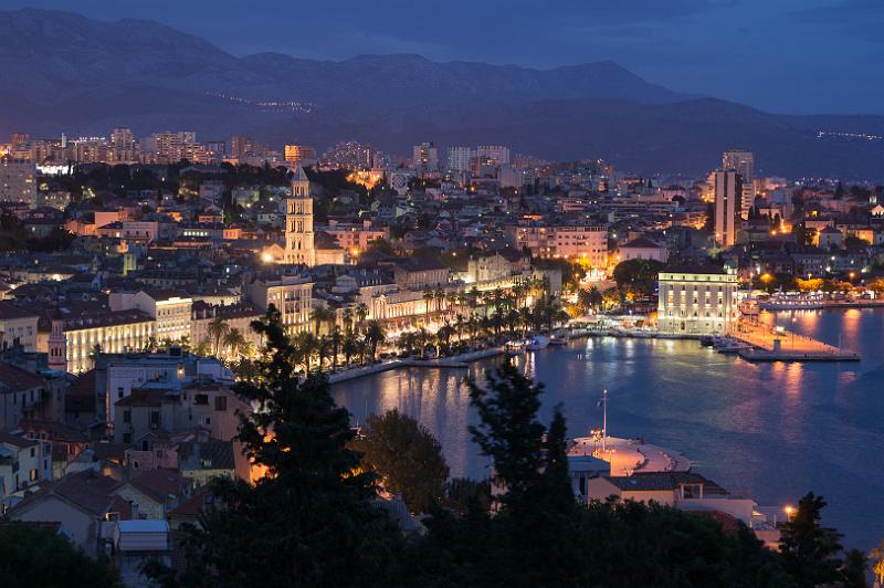120926_1909_T00340_Split.jpg - Split